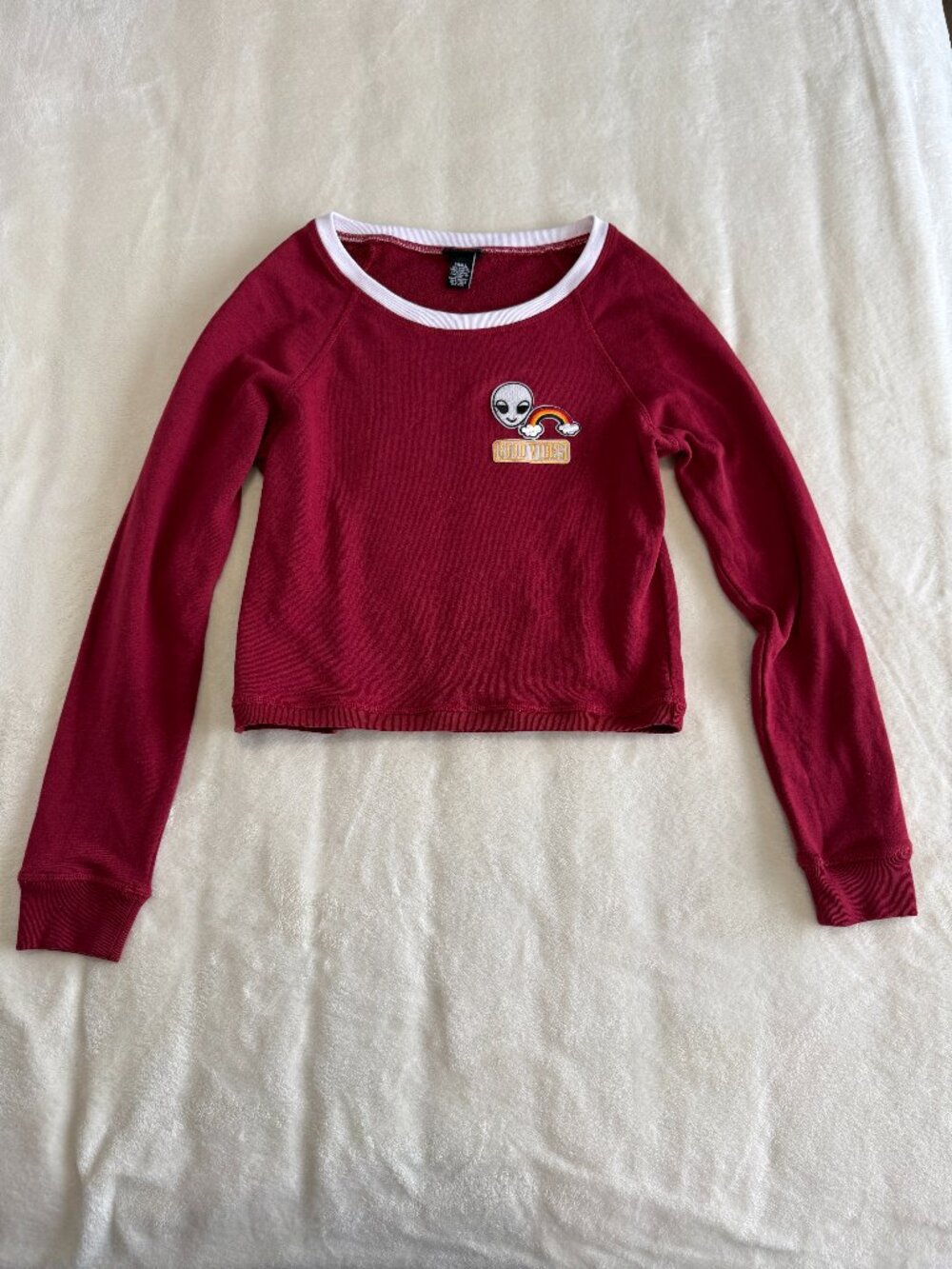Rue21 Good Vibes Alien Rainbow Cropped Long Sleeve Tee Small
